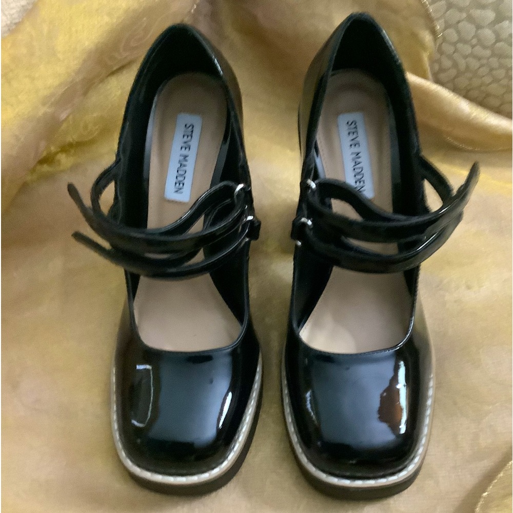 Steve Madden Maryjane Twice Pump